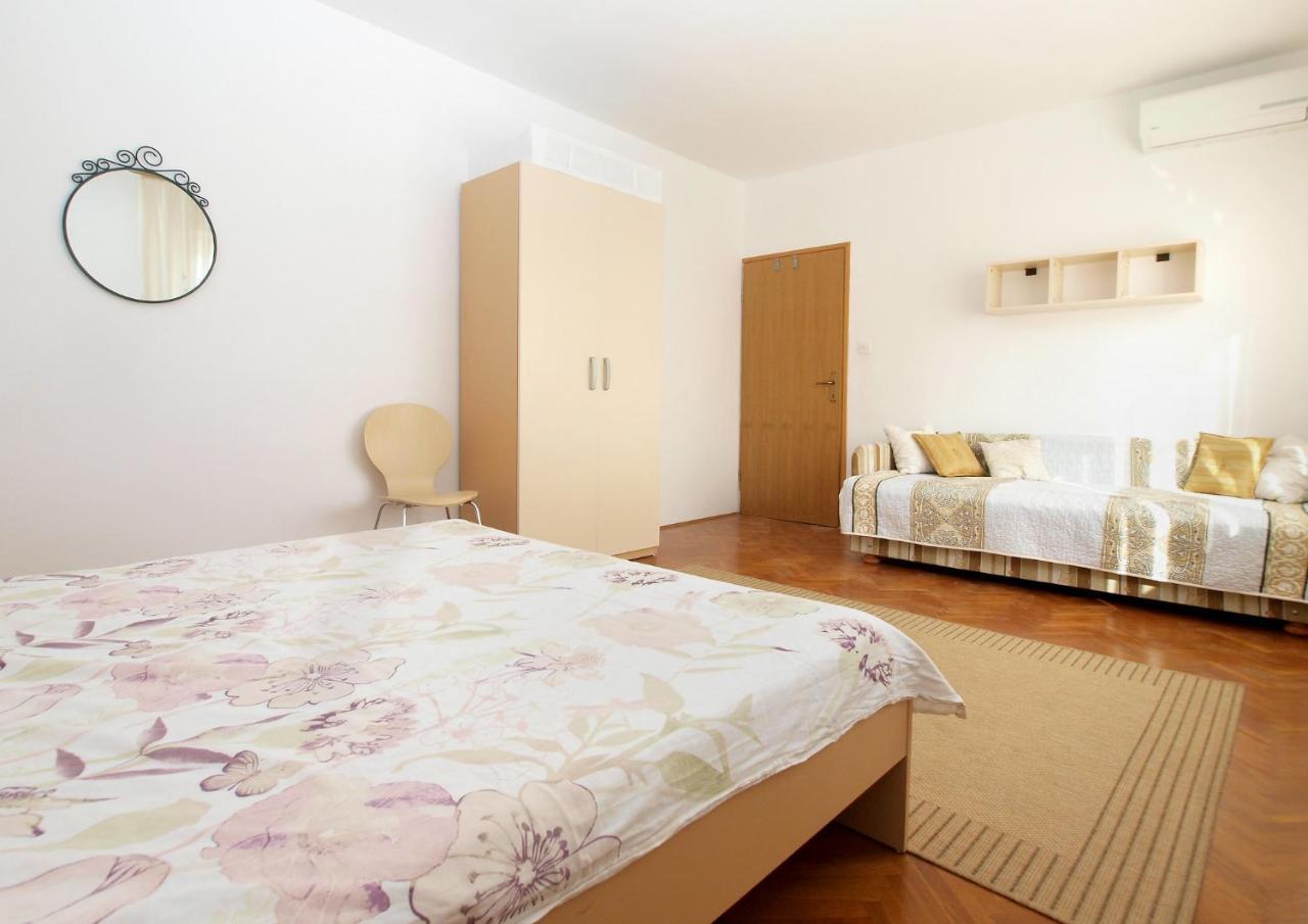 Apartments Mira 1804 梅杜林 外观 照片